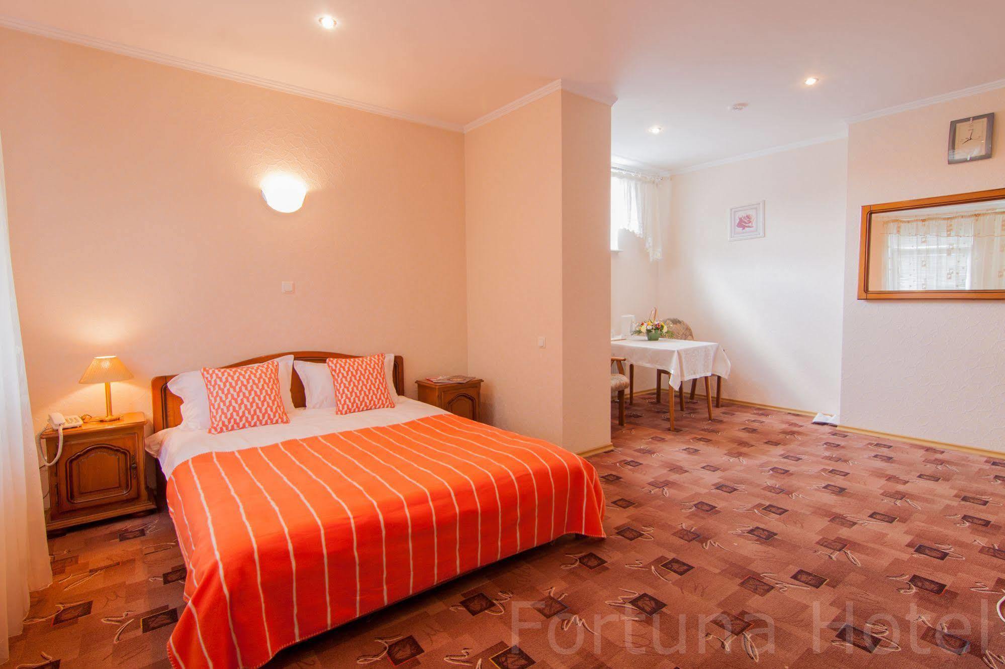 Fortuna Hotel Chisinau Luaran gambar