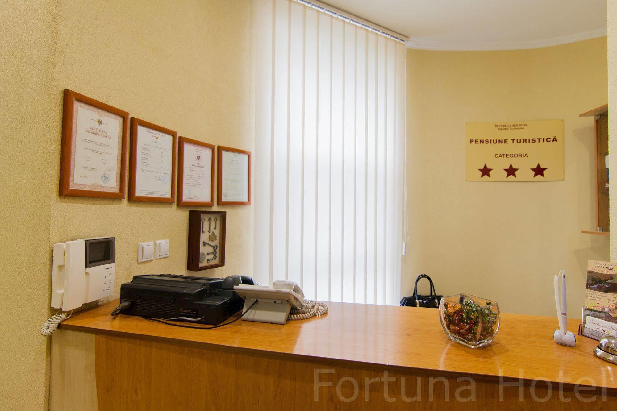 Fortuna Hotel Chisinau Luaran gambar