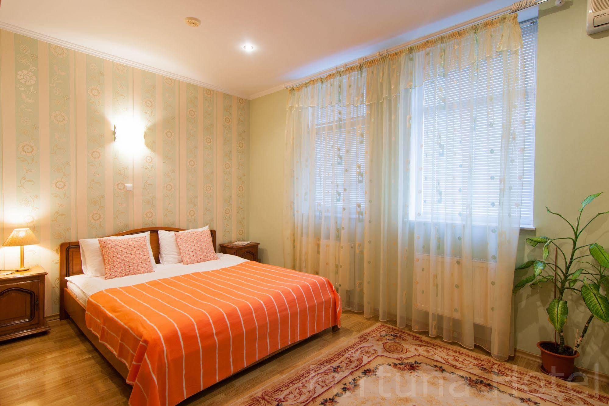 Fortuna Hotel Chisinau Luaran gambar