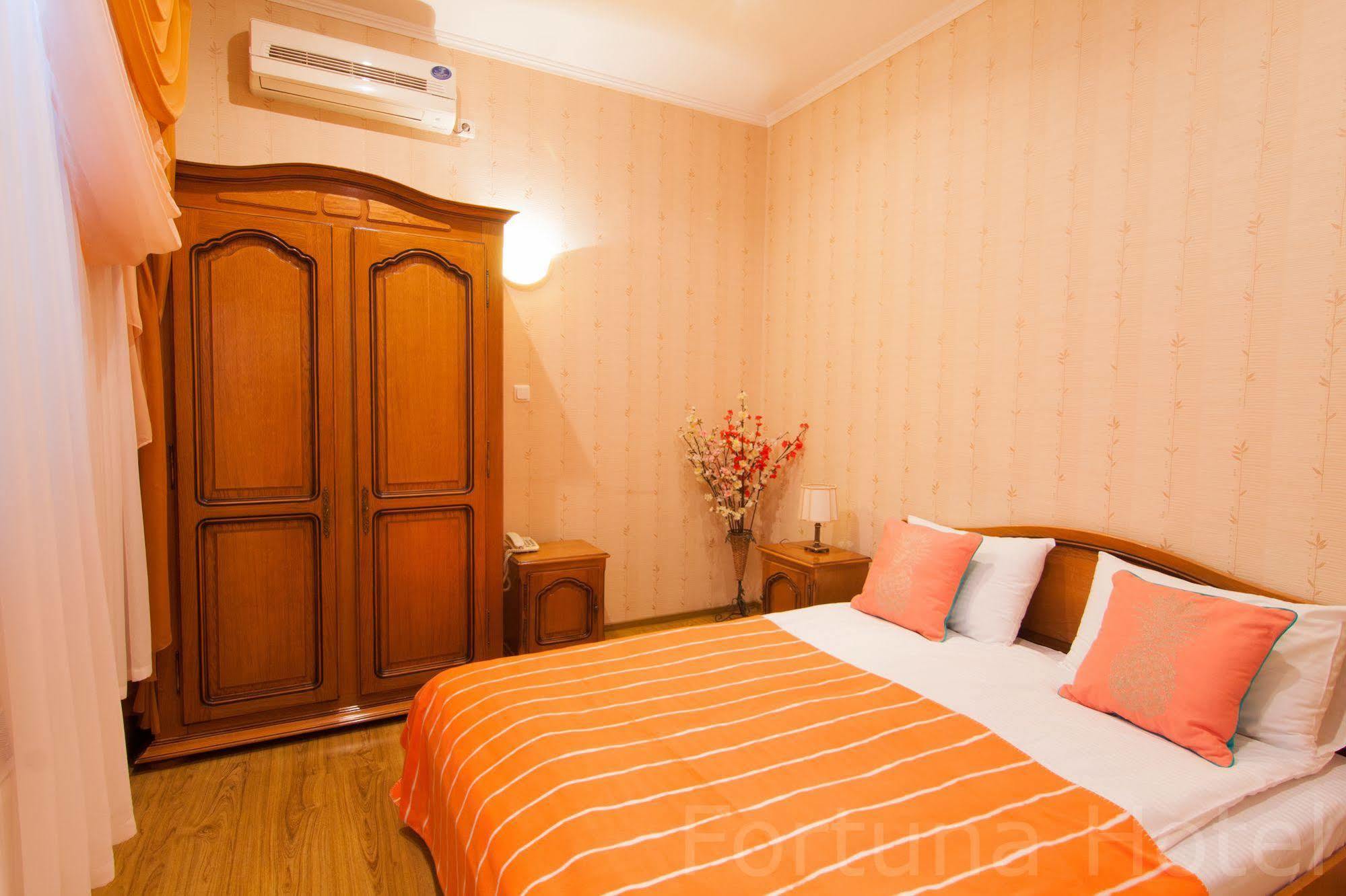 Fortuna Hotel Chisinau Luaran gambar