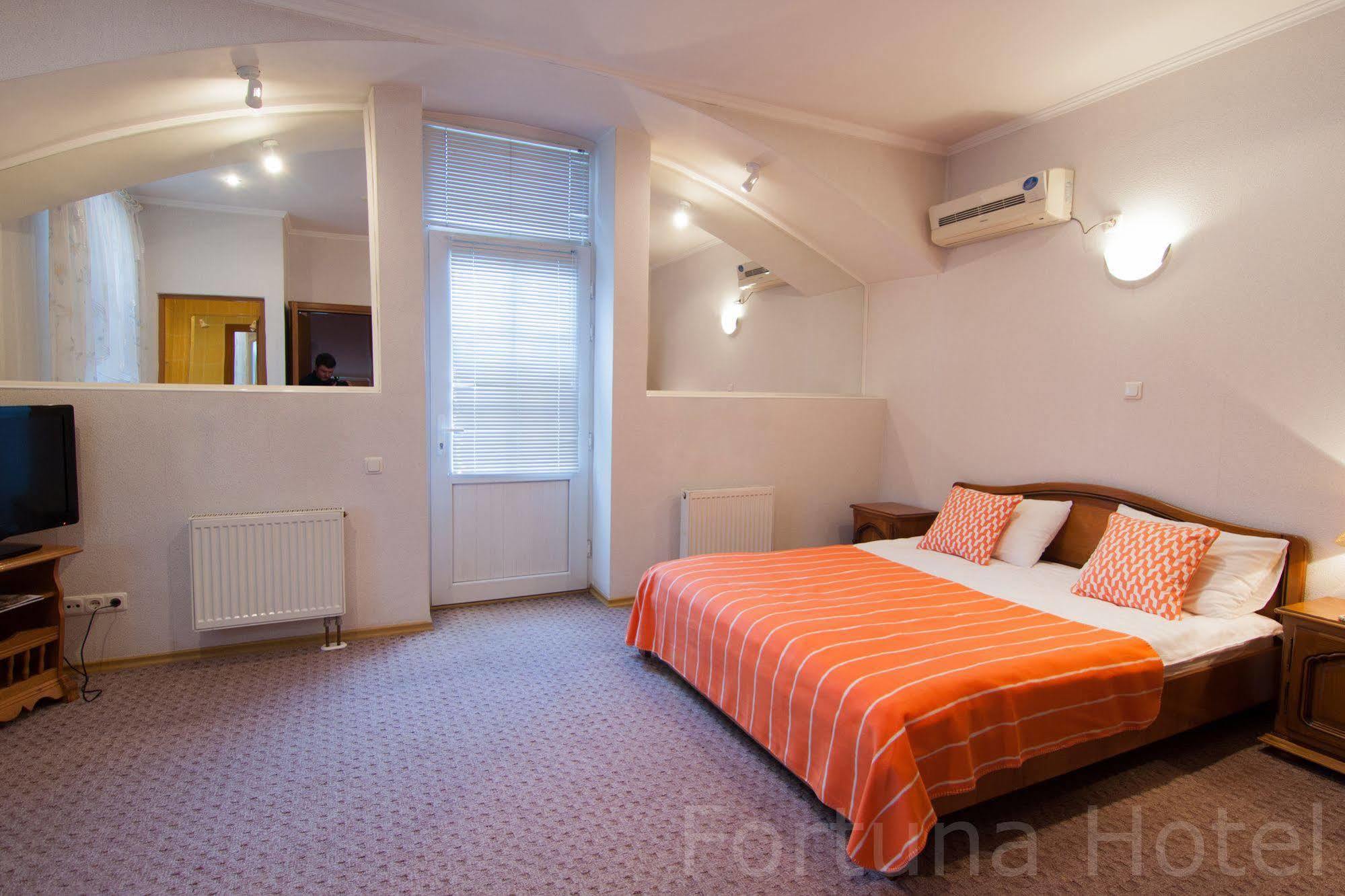 Fortuna Hotel Chisinau Luaran gambar